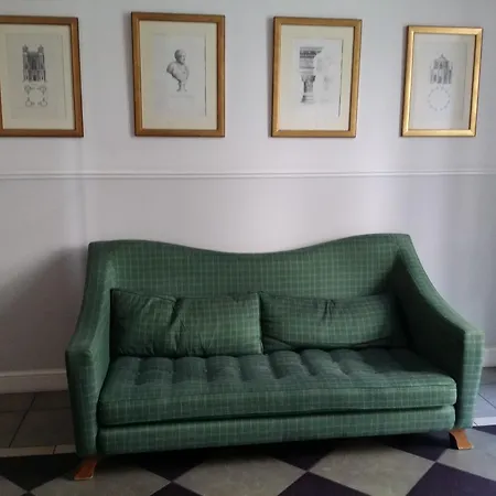 Crystal Old Town 아파트호텔 4*