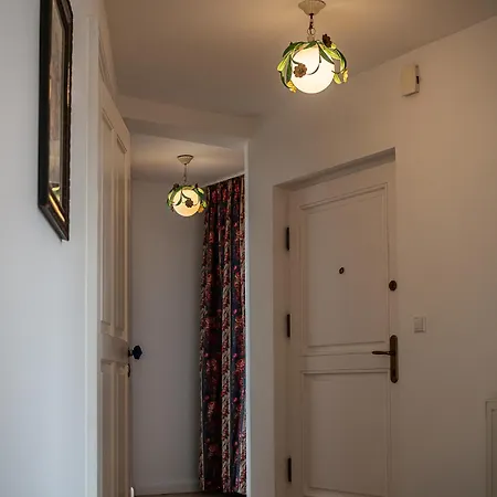 Aparthotel Crystal Old Town 3*
