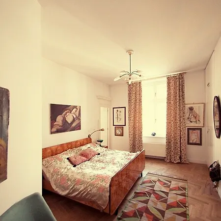 Aparthotel Crystal Old Town 3*