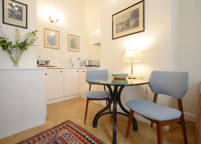 Crystal Old Town 아파트호텔