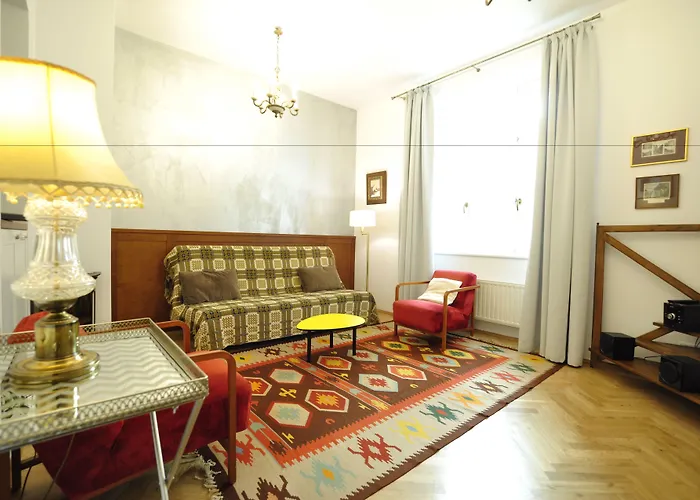 Crystal Old Town 아파트호텔 4*