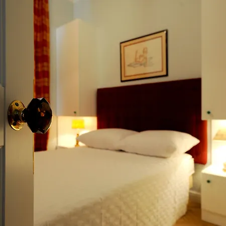 Crystal Old Town Aparthotel