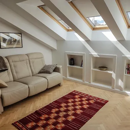 水晶套房老城区酒店 4*