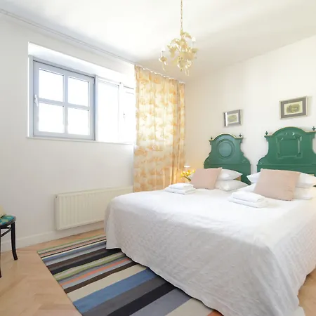 Crystal Old Town Lejlighedshotel 4*