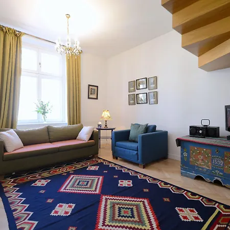 Crystal Old Town Lejlighedshotel 4*