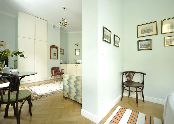 水晶套房老城区酒店