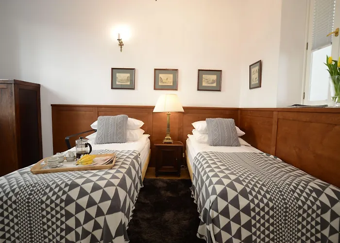 水晶套房老城区酒店